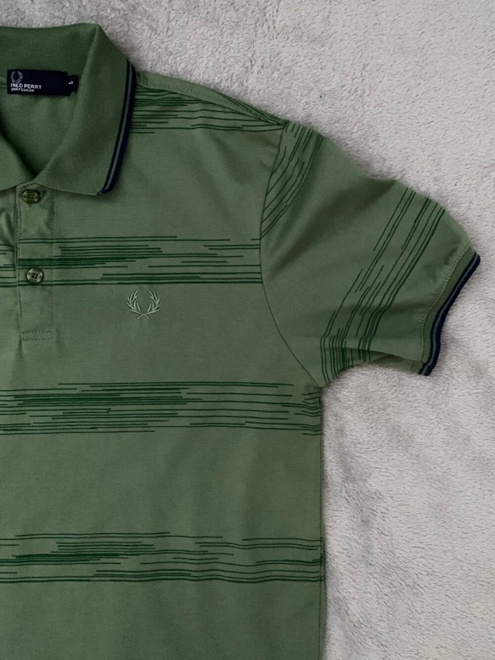 Lightweight Fred Perry Cotton Polo. Large. Authentic Fred Perry. - Picture 2 of 6